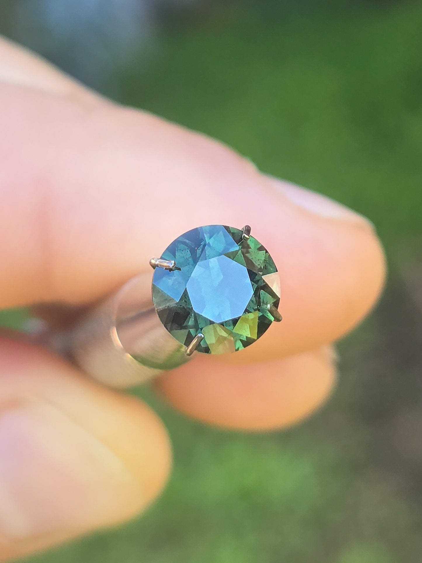 Round Teal Sapphire 1.72ct