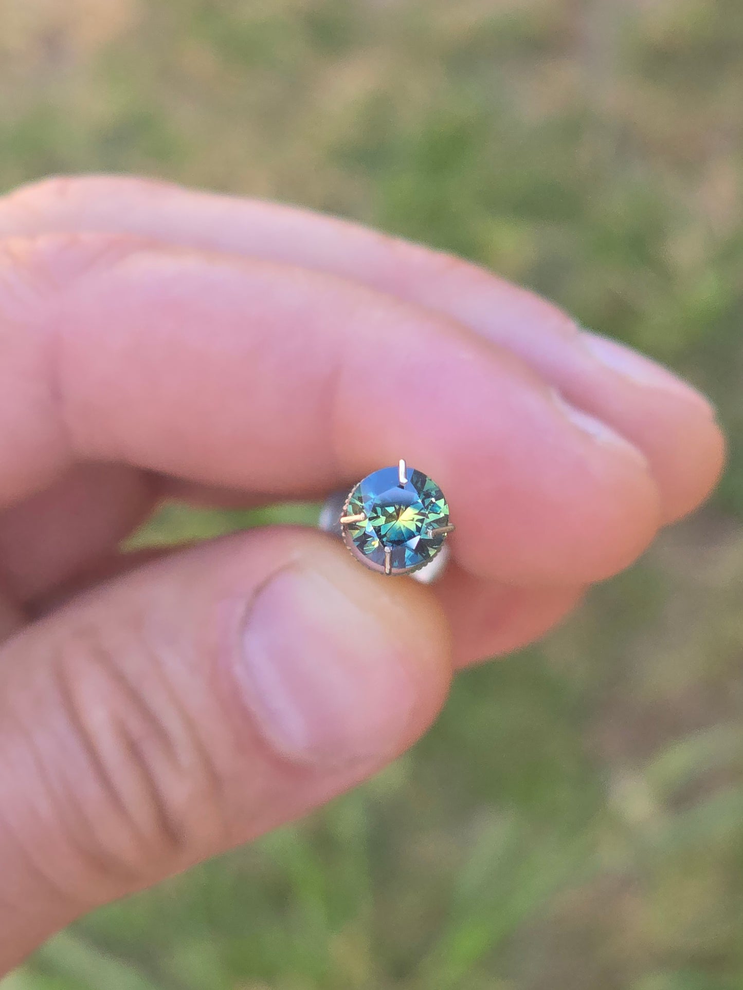 Round Parti Sapphire (No Heat) 1.05ct