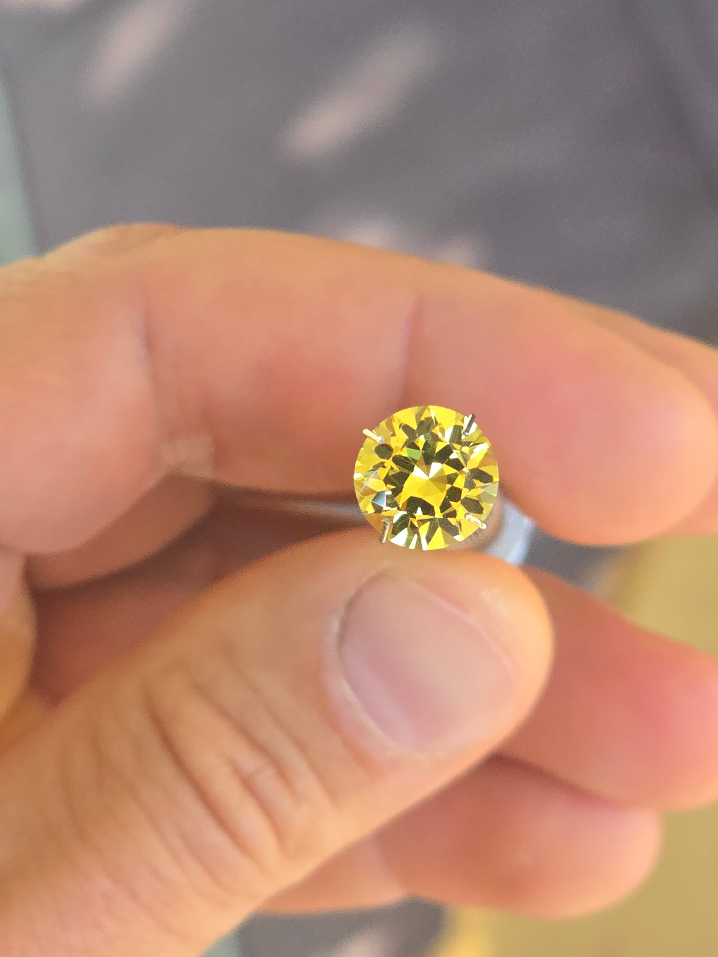 Round Yellow Sapphire (No Heat) 3.19ct