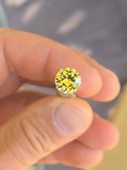 Round Yellow Sapphire (No Heat) 3.19ct