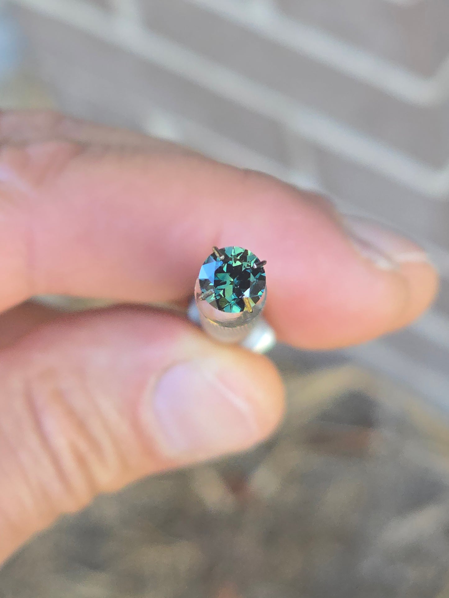 Round Cut Teal Sapphire 1.05ct