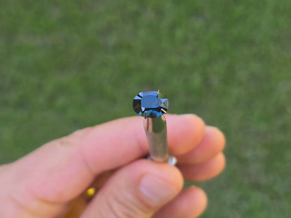 Ovel cut Midnight Blue 3.4ct