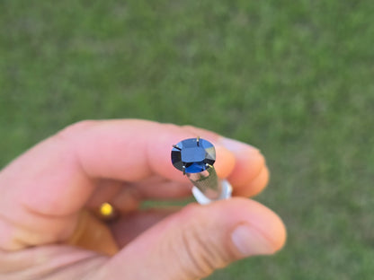 Ovel cut Midnight Blue 3.4ct