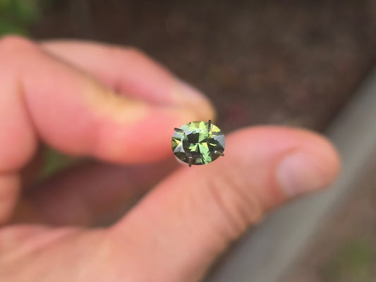 Ovel cut Party Sapphire 1.93ct