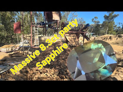 Watch the dig - EPS 40, the 8.3ct parti sapphire coming out of the ground at Rubyvale